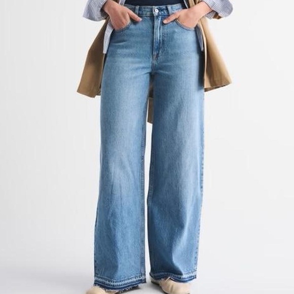 Abercrombie & Fitch Denim - Abercrombie & Fitch Wide-Leg Jeans